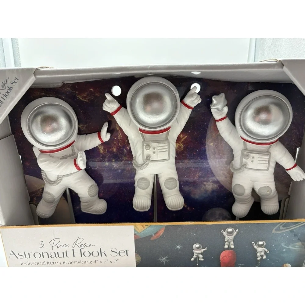 3 Piece Resin Astronaut Hook Set, outer space 4